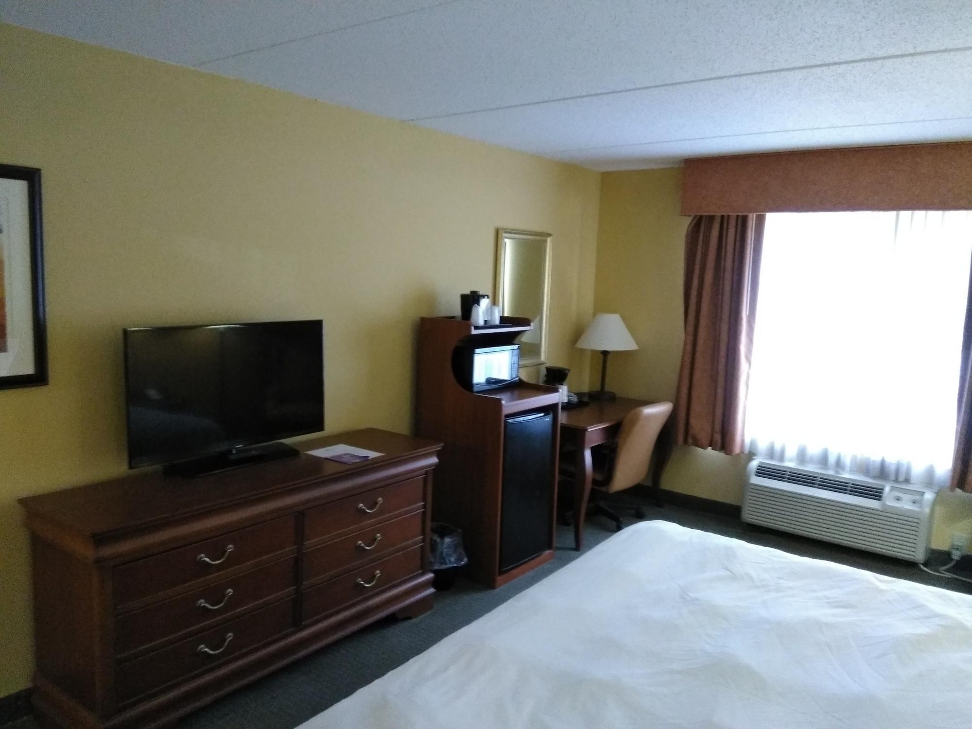 Baymont By Wyndham Clinton Hotel Luaran gambar