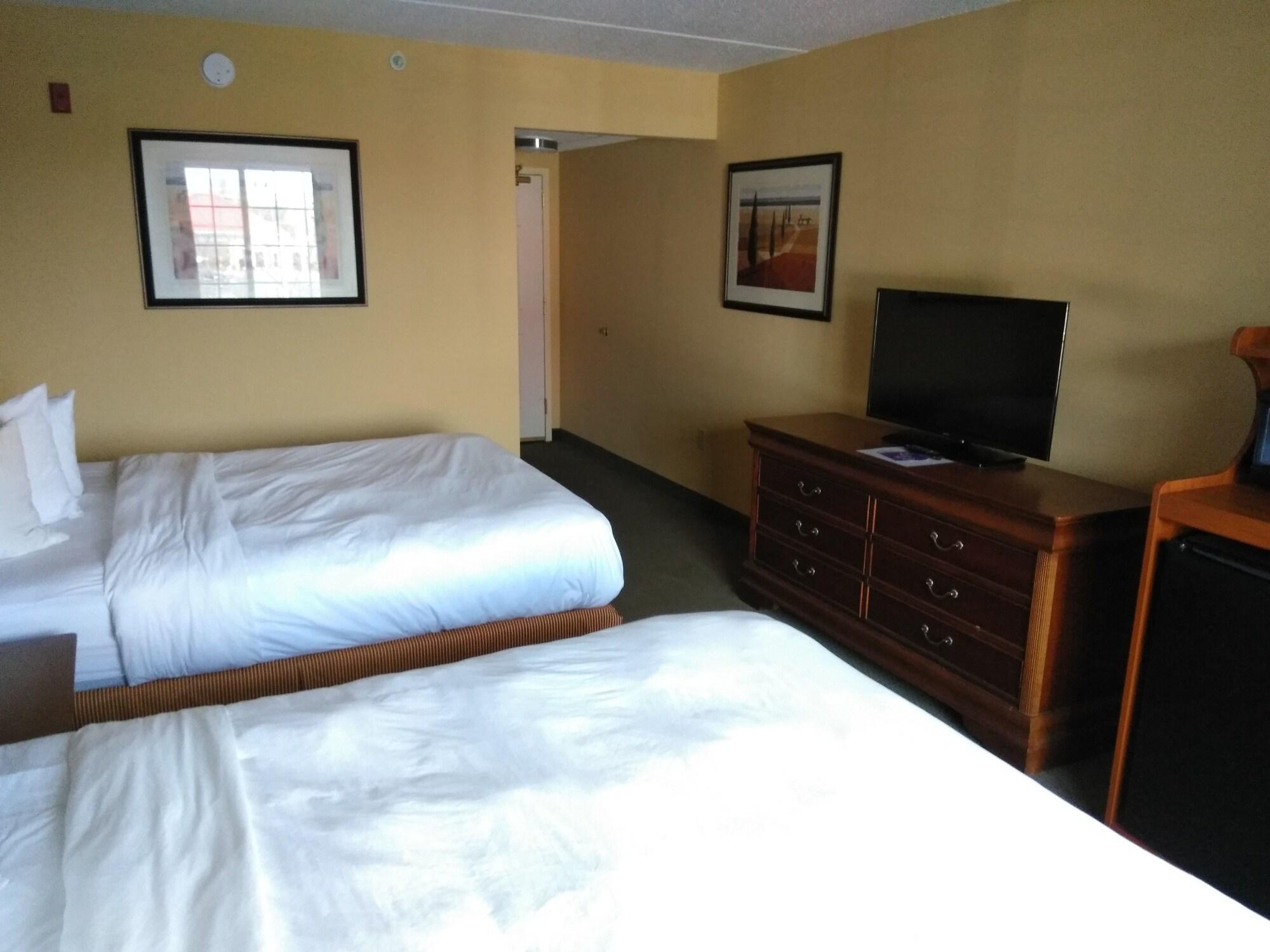 Baymont By Wyndham Clinton Hotel Luaran gambar
