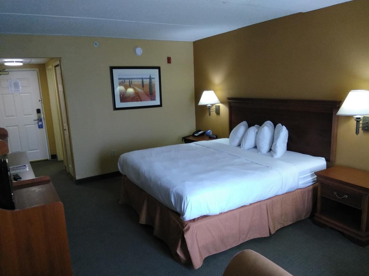 Baymont By Wyndham Clinton Hotel Luaran gambar